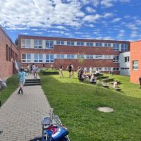 Naše školní atrium – místo odpočinku, pohybu i radosti