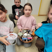 Pomáháme potřebným